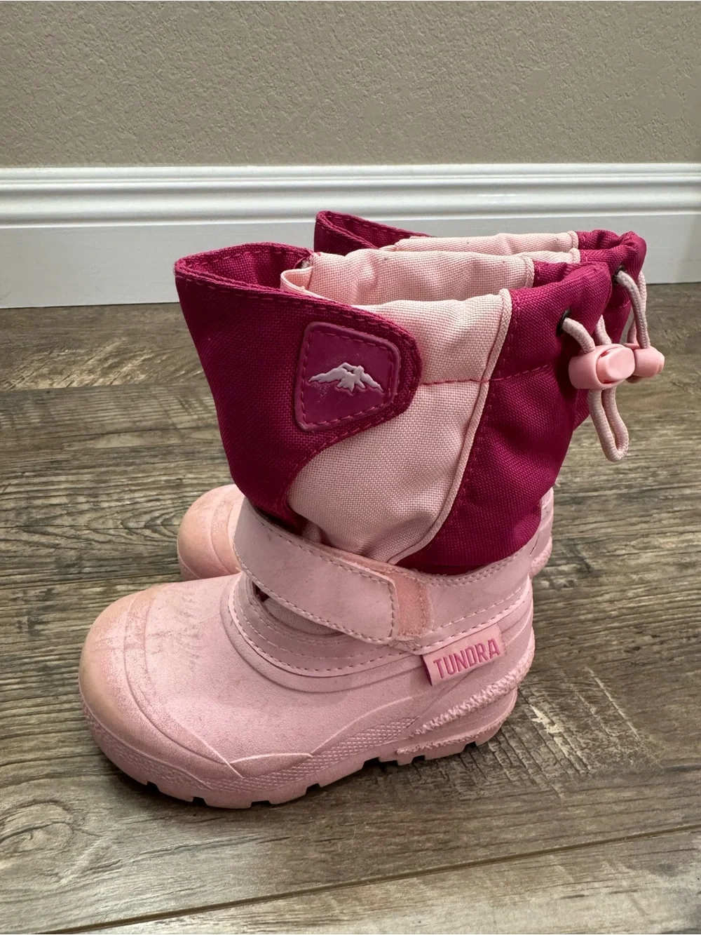 Tundra Quebec Girls Snow Boots Size 8 Pink Insulated Winter Waterproof